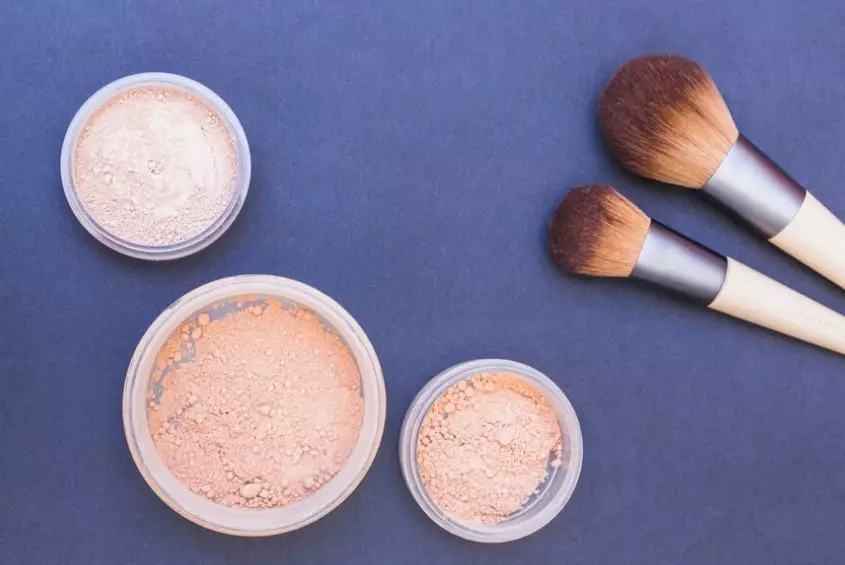 Cara menggunakan maskara © 2023 brilio.net Cara menggunakan maskara © 2023 brilio.net