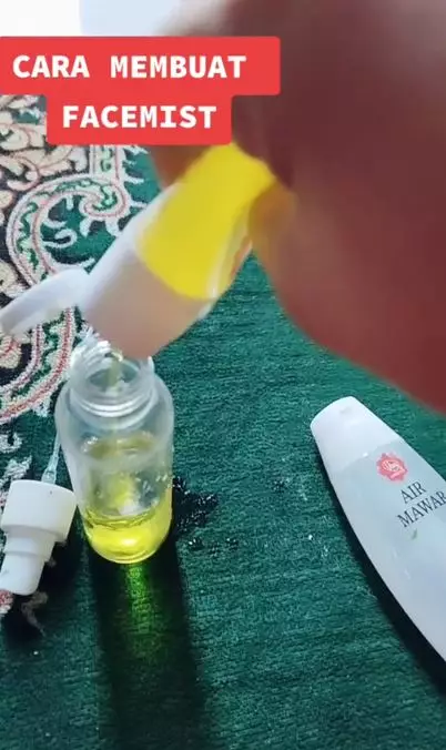 Cara membuat face mist atasi wajah berminyak dan jerawat pakai 2 produk Berbagai sumber
