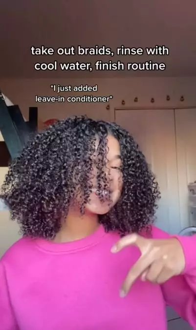 Trik merawat rambut keriting pakai 1 bahan alami Berbagai sumber