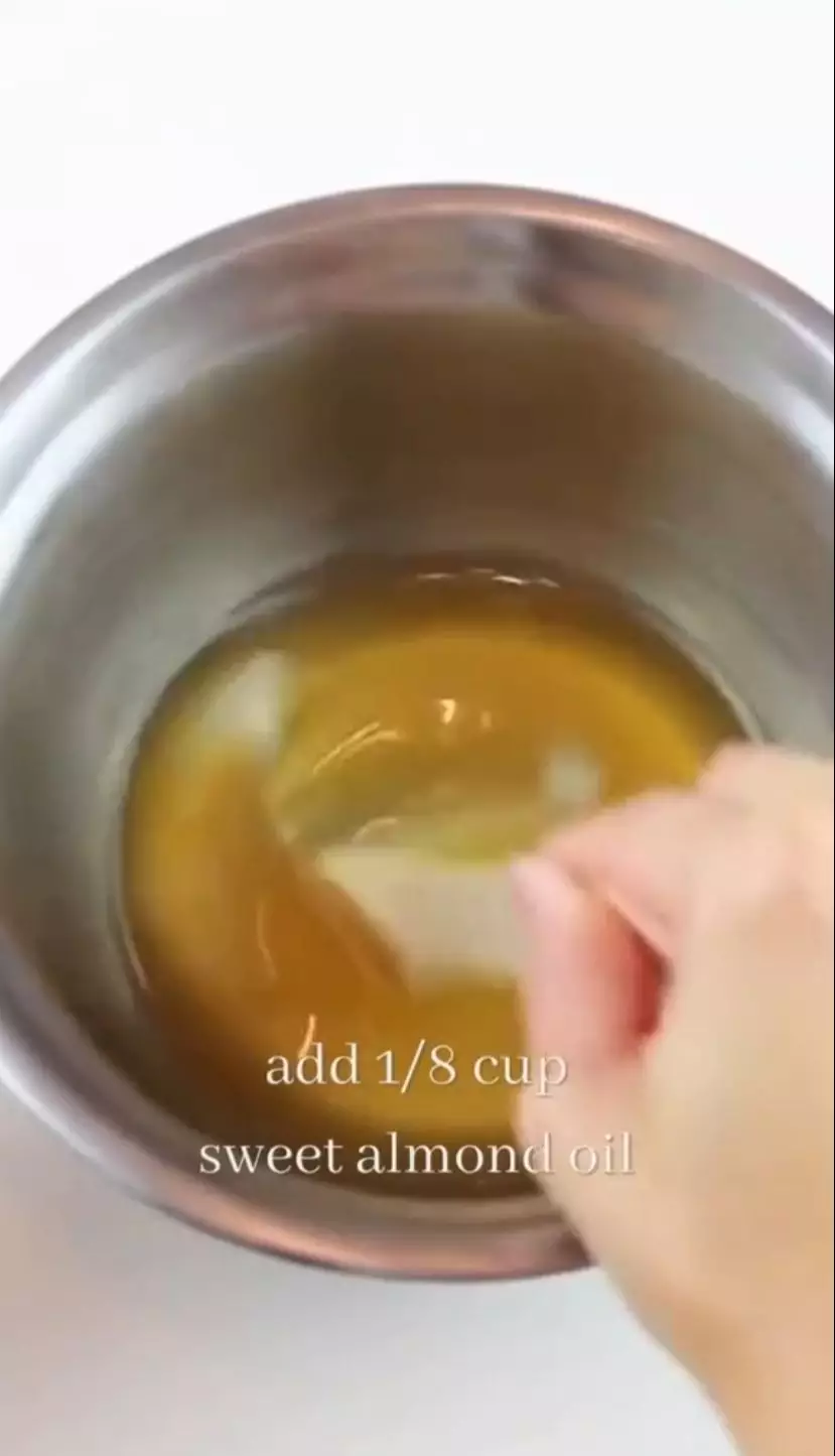 bikin moisturizer minyak almond © berbagai sumber