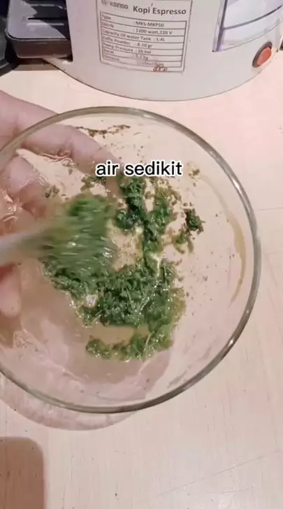 Trik membuat masker untuk atasi bintik hitam pakai 1 jenis daun Berbagai sumber