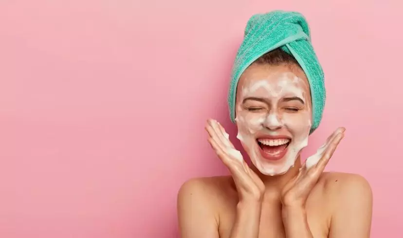 cara mengatasi skin barrier yang rusak © 2023 brilio.net cara mengatasi skin barrier yang rusak © 2023 brilio.net