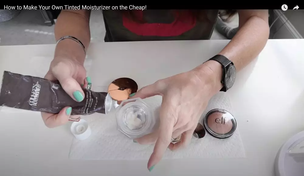 cara mudah membuat tinted moisturizer sendiri di rumah © 2023 brilio.net