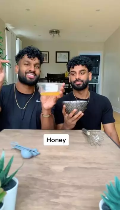 Cara membuat hair mask untuk lembutkan rambut keriting pria pakai 4 bahan dapur Berbagai sumber