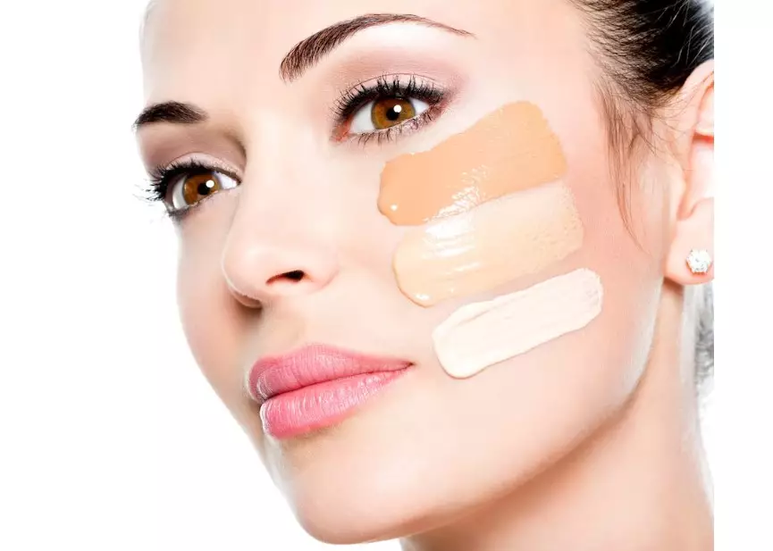 Trik makeup cepat dan mudah © 2023 brilio.net Trik makeup cepat dan mudah © 2023 brilio.net