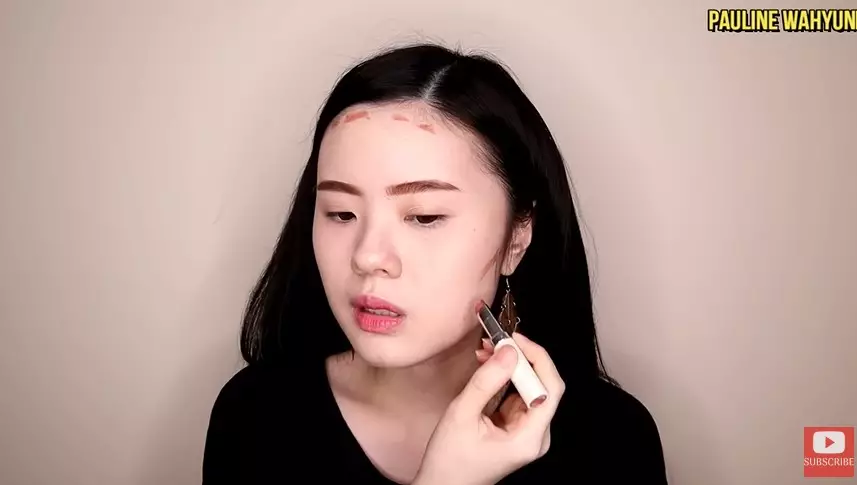 Trik makeup cepat dan mudah © 2023 brilio.net Trik makeup cepat dan mudah © 2023 brilio.net