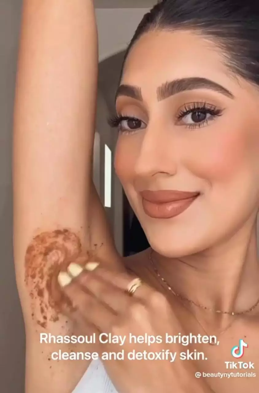 mencerahkan kulit ketiak yang gelap  © 2023 berbagai sumber