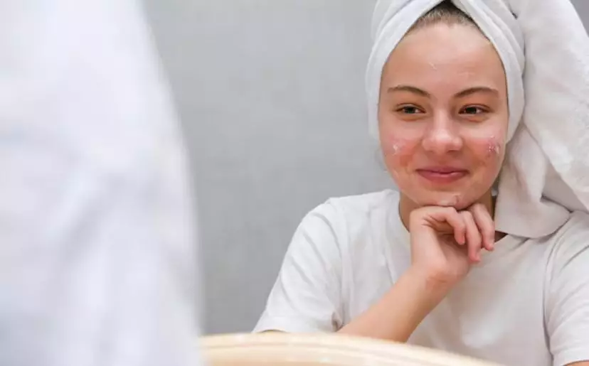 Rekomendasi krim malam untuk acne prone © 2023 brilio.net Rekomendasi krim malam untuk acne prone © 2023 brilio.net