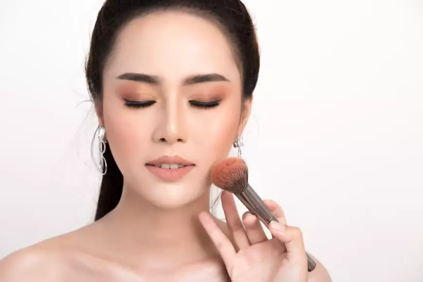 makeup natural dengan hasil flawless tanpa foundation © 2023 berbagai sumber