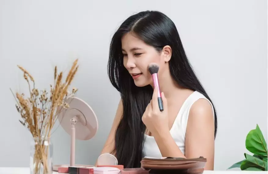 makeup natural dengan hasil flawless tanpa foundation © 2023 berbagai sumber