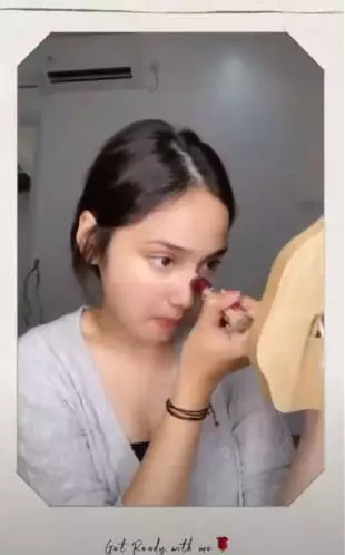 daily makeup natural ala Syifa Hadju berbagai sumber daily makeup natural ala Syifa Hadju berbagai sumber