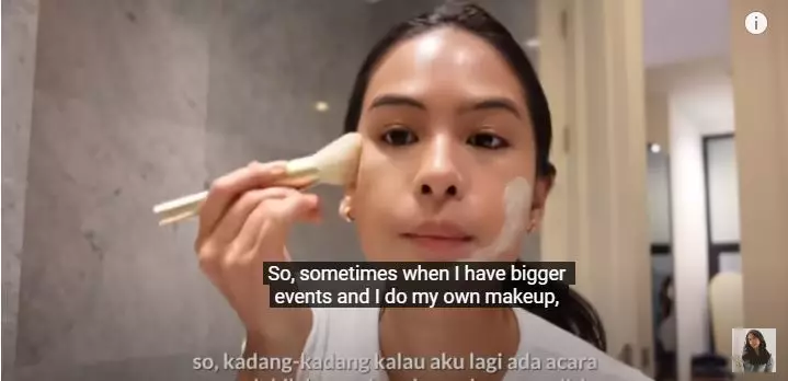 makeup simpel ala Maudy Ayunda berbagai sumber makeup simpel ala Maudy Ayunda berbagai sumber