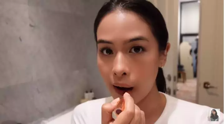makeup simpel ala Maudy Ayunda berbagai sumber makeup simpel ala Maudy Ayunda berbagai sumber