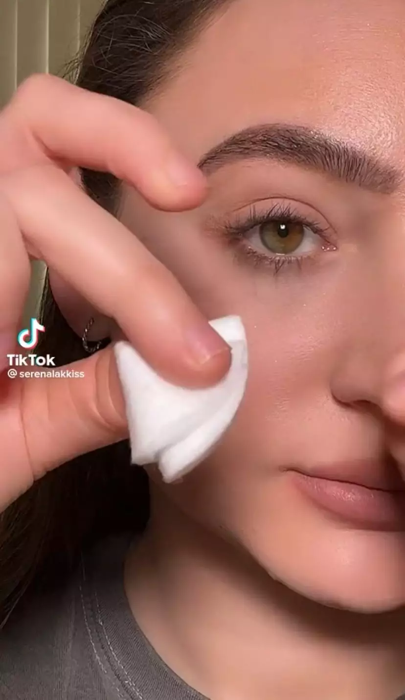 trik bikin eyeshadow dan eyeliner bak MUA profesional © 2023 berbagai sumber