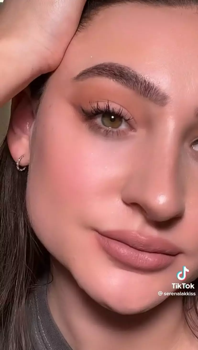 trik bikin eyeshadow dan eyeliner bak MUA profesional © 2023 berbagai sumber