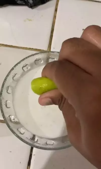 Trik memutihkan wajah pakai masker dari 2 jenis buah Berbagai sumber Trik memutihkan wajah pakai masker dari 2 jenis buah Berbagai sumber