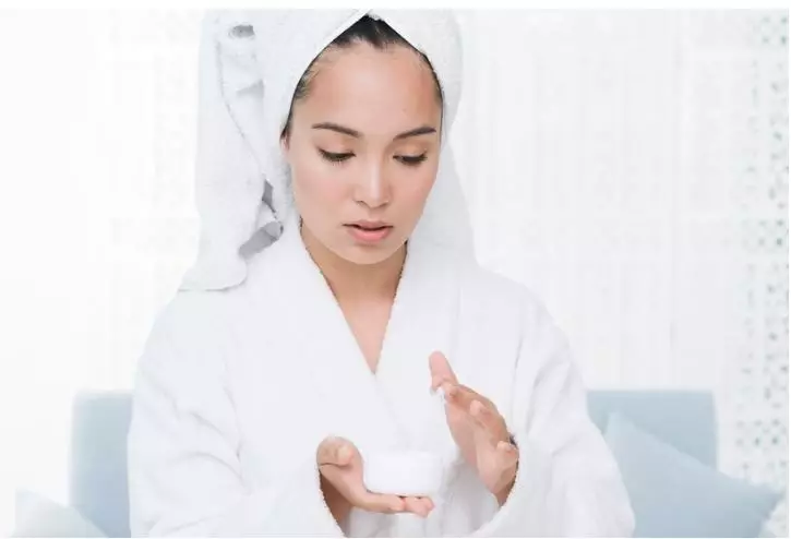 daily skincare rutin ala pesinetron Raya Kitty berbagai sumber