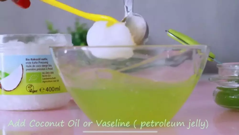 Bantu samarkan lingkaran hitam dan antikering © 2023 brilio.net