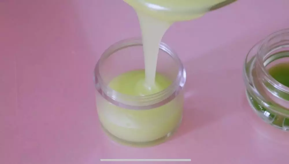 Bantu samarkan lingkaran hitam dan antikering © 2023 brilio.net