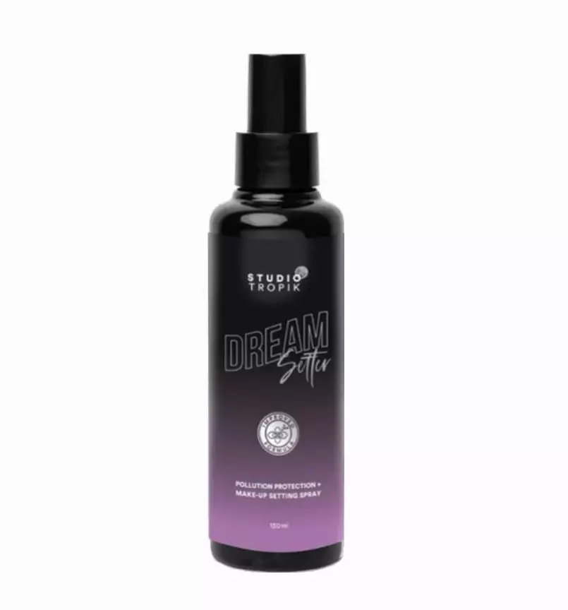 9 Rekomendasi setting spray untuk kulit kering © berbagai sumber 9 Rekomendasi setting spray untuk kulit kering © berbagai sumber