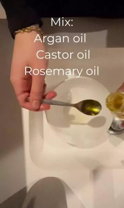 Cara membuat hair oil untuk rambut diwarnai cuma pakai 3 jenis minyak Berbagai sumber Cara membuat hair oil untuk rambut diwarnai cuma pakai 3 jenis minyak Berbagai sumber