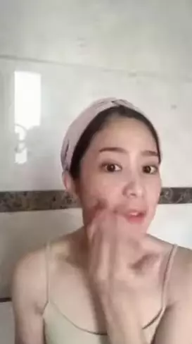 rahasia makeup ala Bunga Zainal berbagai sumber rahasia makeup ala Bunga Zainal berbagai sumber