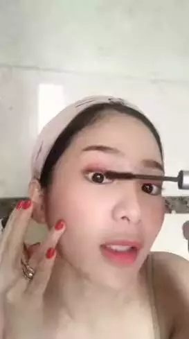 rahasia makeup ala Bunga Zainal berbagai sumber rahasia makeup ala Bunga Zainal berbagai sumber