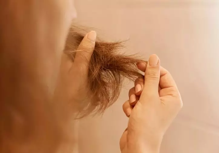 Kelebihan minyak kelapa untuk rambut © freepik.com Kelebihan minyak kelapa untuk rambut © freepik.com