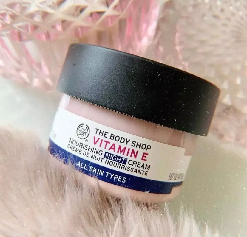 rekomendasi krim malam kulit kering harga mulai Rp 30 ribu © 2023 brilio.net rekomendasi krim malam kulit kering harga mulai Rp 30 ribu © 2023 brilio.net