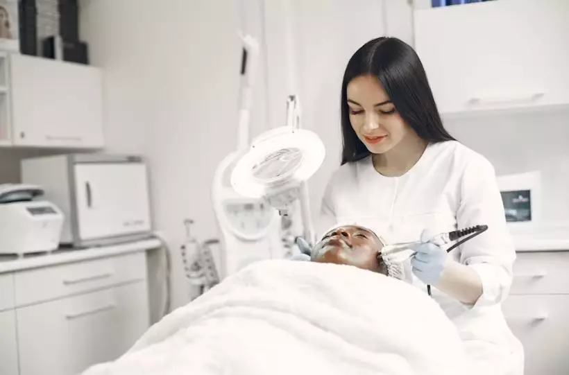 perawatan ala Nia Ramadhani berbagai sumber perawatan ala Nia Ramadhani berbagai sumber