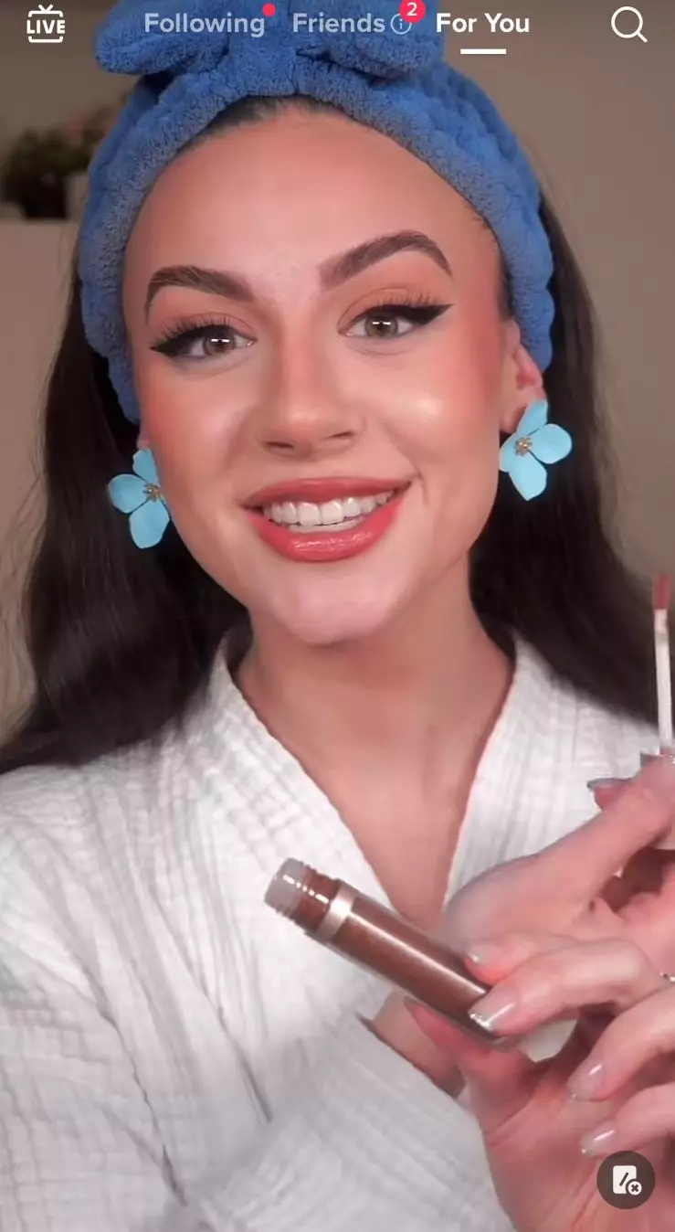 trik membuat lip liner Istimewa trik membuat lip liner Istimewa