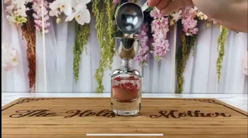 cara membuat serum blush hanya dengan 3 bahan © YouTube cara membuat serum blush hanya dengan 3 bahan © YouTube