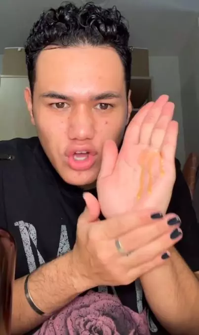 Cara membuat body oil pakai 5 bahan alami Berbagai sumber