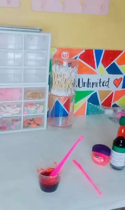 Cara membuat moisturizing lip tint pakai 3 bahan alami Berbagai sumber