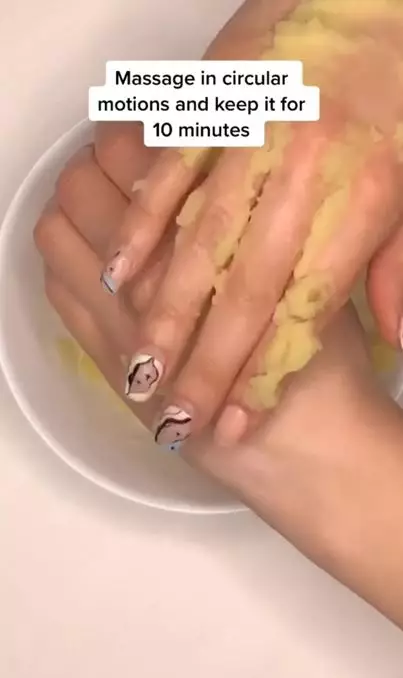 Cara membuat hand mask pakai 1 jenis sayur Berbagai sumber