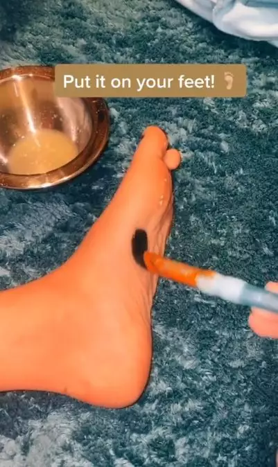 Cara hilangkan kapalan pada kaki pakai masker peel off dari 3 bahan Berbagai sumber Cara hilangkan kapalan pada kaki pakai masker peel off dari 3 bahan Berbagai sumber