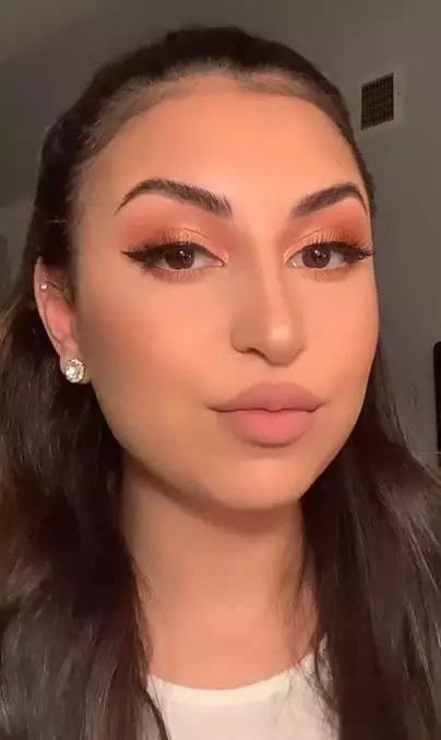 Trik contour hidung agar lebih rapi ini hanya pakai 1 alat dapur Berbagai sumber Trik contour hidung agar lebih rapi ini hanya pakai 1 alat dapur Berbagai sumber