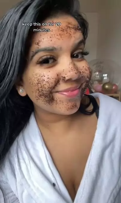 Trik memutihkan wajah pakai scrub dari 2 bahan dapur Berbagai sumber