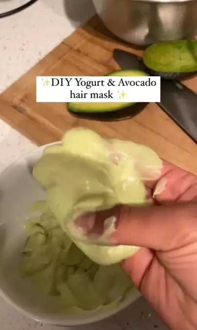 Trik menghaluskan rambut cuma pakai 2 jenis buah Berbagai sumber