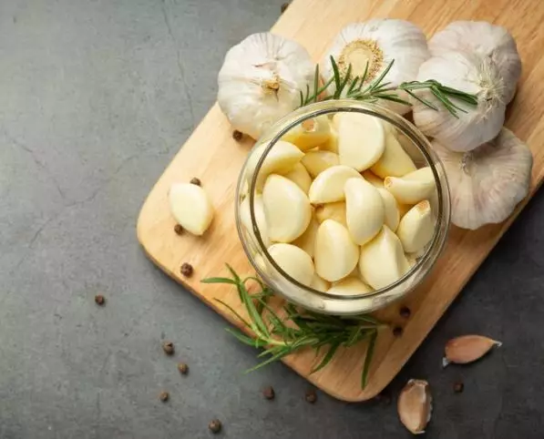 bahan alami untuk menghilangkan jerawat dan bekasnya © 2023 brilio.net