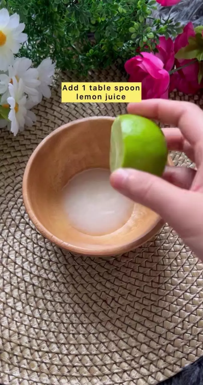 Trik menghilangkan ketombe © berbagai sumber Trik menghilangkan ketombe © berbagai sumber