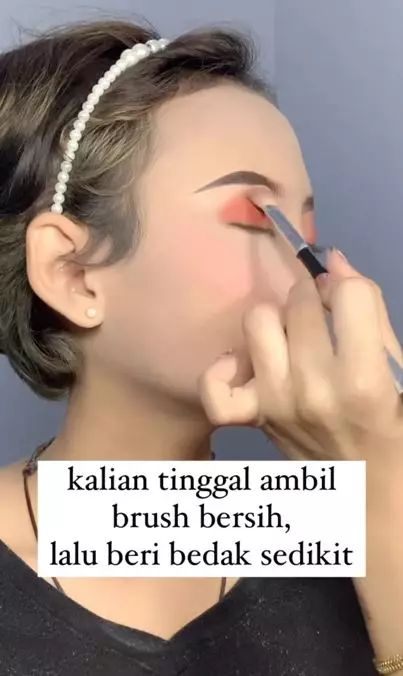 Trik mengatasi eyeshadow ngeblock cuma pakai 1 alat makeup Berbagai sumber