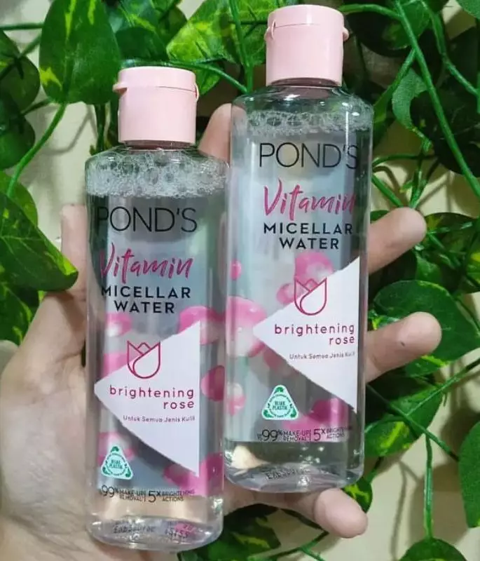 Rekomendasi micellar water untuk atasi kulit kusam © 2023 brilio.net Rekomendasi micellar water untuk atasi kulit kusam © 2023 brilio.net