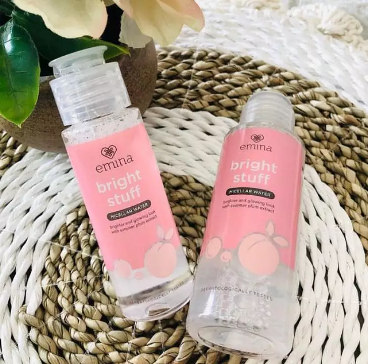 Rekomendasi micellar water untuk atasi kulit kusam © 2023 brilio.net Rekomendasi micellar water untuk atasi kulit kusam © 2023 brilio.net