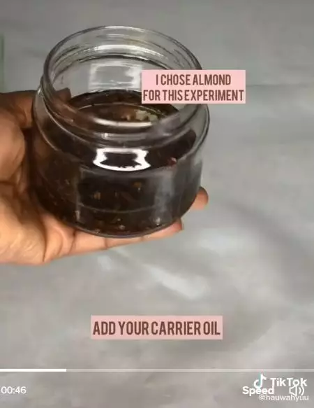 cara hilangkan ketombe agar rambut kembali sehat dan bersih berbagai sumber