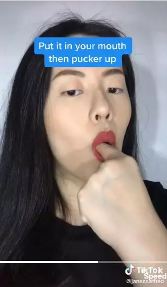 trik pakai lipstik agar tak menempel pada gigi berbagai sumber trik pakai lipstik agar tak menempel pada gigi berbagai sumber