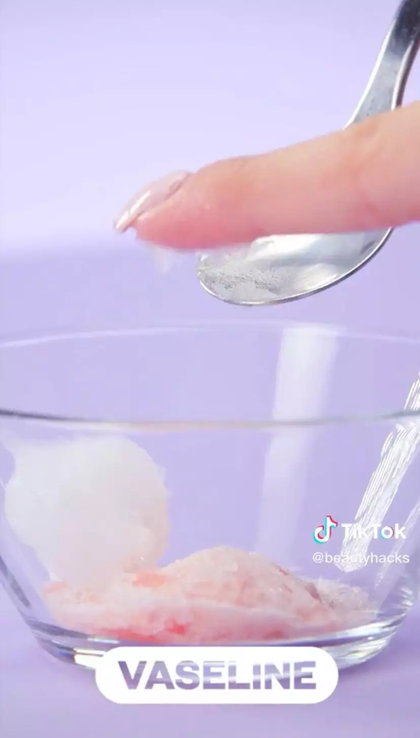 Bikin bibir merah merona Istimewa Bikin bibir merah merona Istimewa