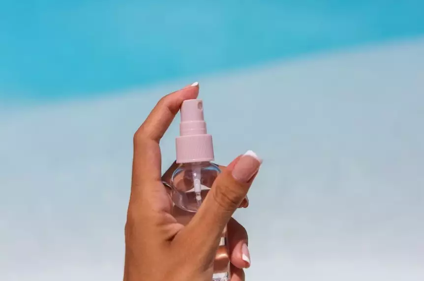 Langkah makeup antilongsor untuk kulit berminyak © 2023 brilio.net