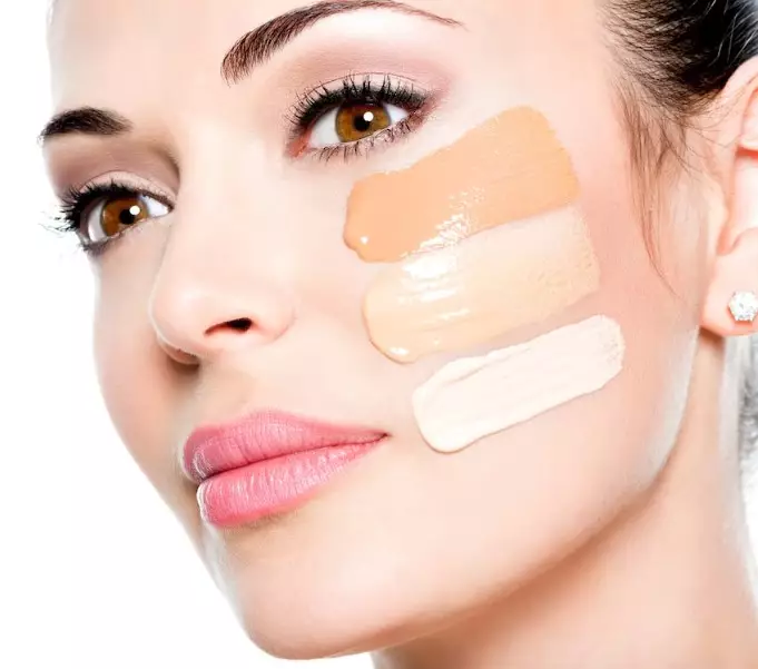 Langkah makeup antilongsor untuk kulit berminyak © 2023 brilio.net