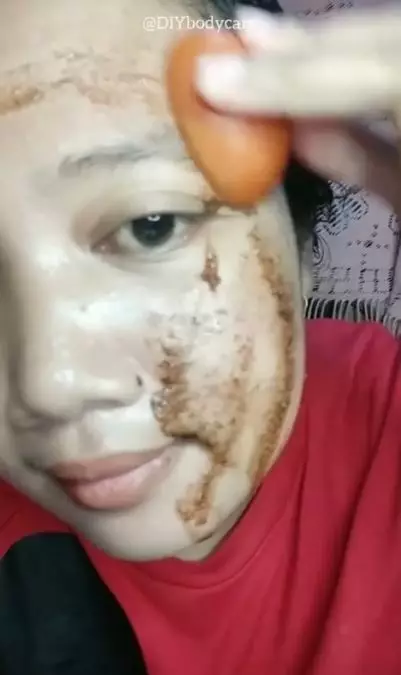 Trik menghaluskan dan mencerahkan wajah hanya pakai 1 jenis buah Berbagai sumber Trik menghaluskan dan mencerahkan wajah hanya pakai 1 jenis buah Berbagai sumber